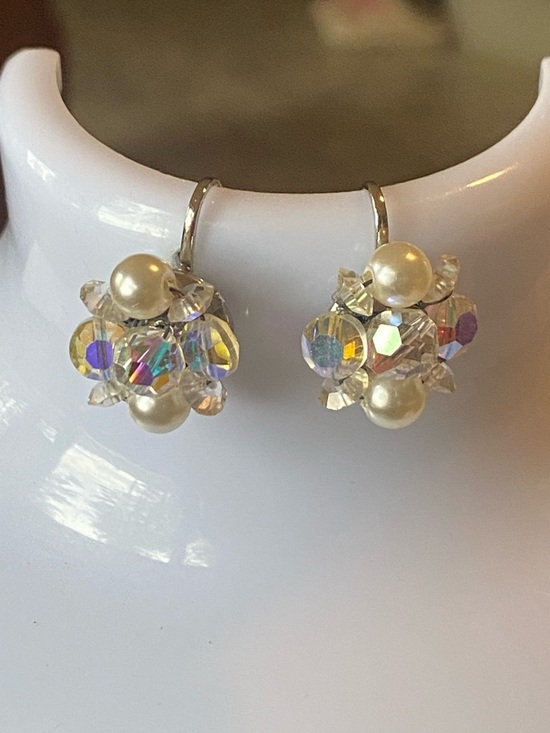 Laguna Jewelry - Laguna B Iridescent aurora borealis Crystal & Pearl Cluster Drop clip Earrings